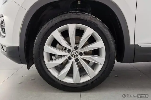 Volkswagen Tanyue 380TSI Luxury Zhilian Edition Pro Four-wheel drive