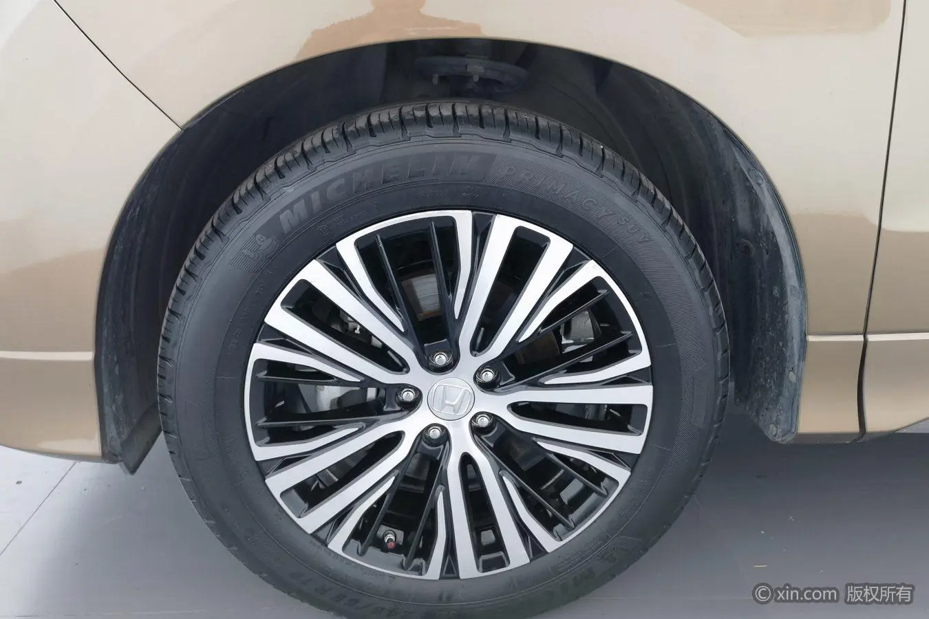 Honda Crown Road 370TURBO Four-wheel drive Exclusive Edition