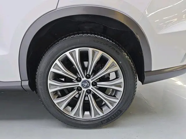 BYD Song Pro DM DM 1.5T four-wheel drive performance version flagship model
