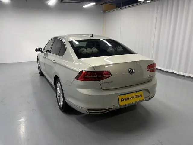 Volkswagen Magotan 330TSI DSG Luxury Country VI