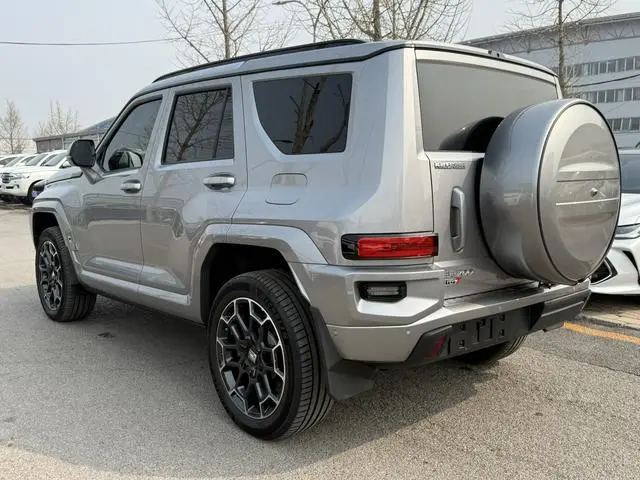Tank Tank 700 Hi4-T Extreme Edition