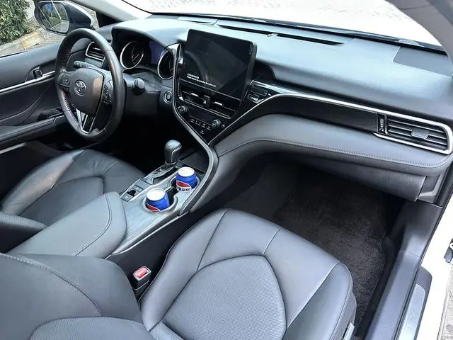 TOYOTA Camry 2.0G Deluxe Edition