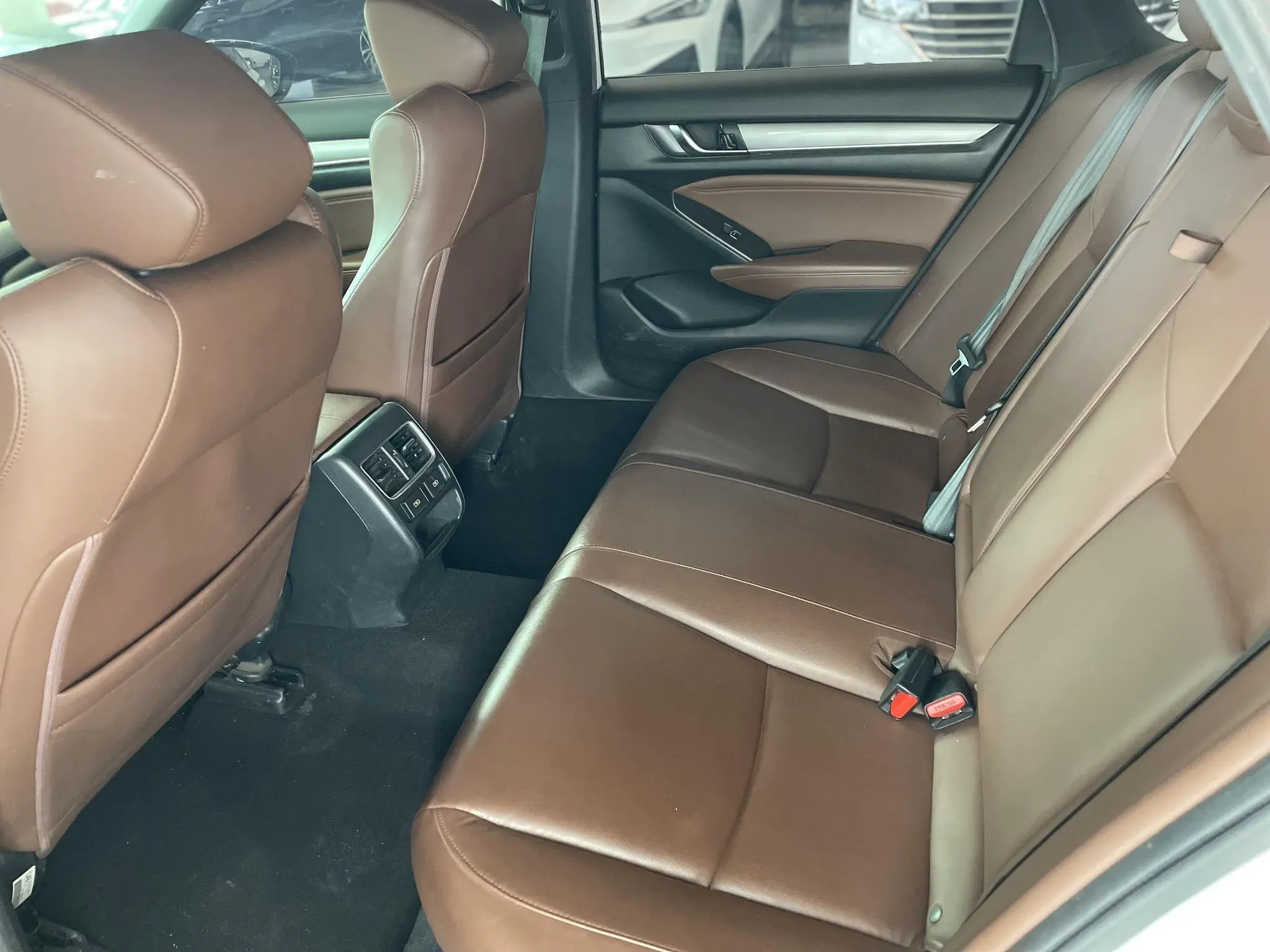 Honda Yingshipai Rui*Hybrid 2.0L Jingya Version