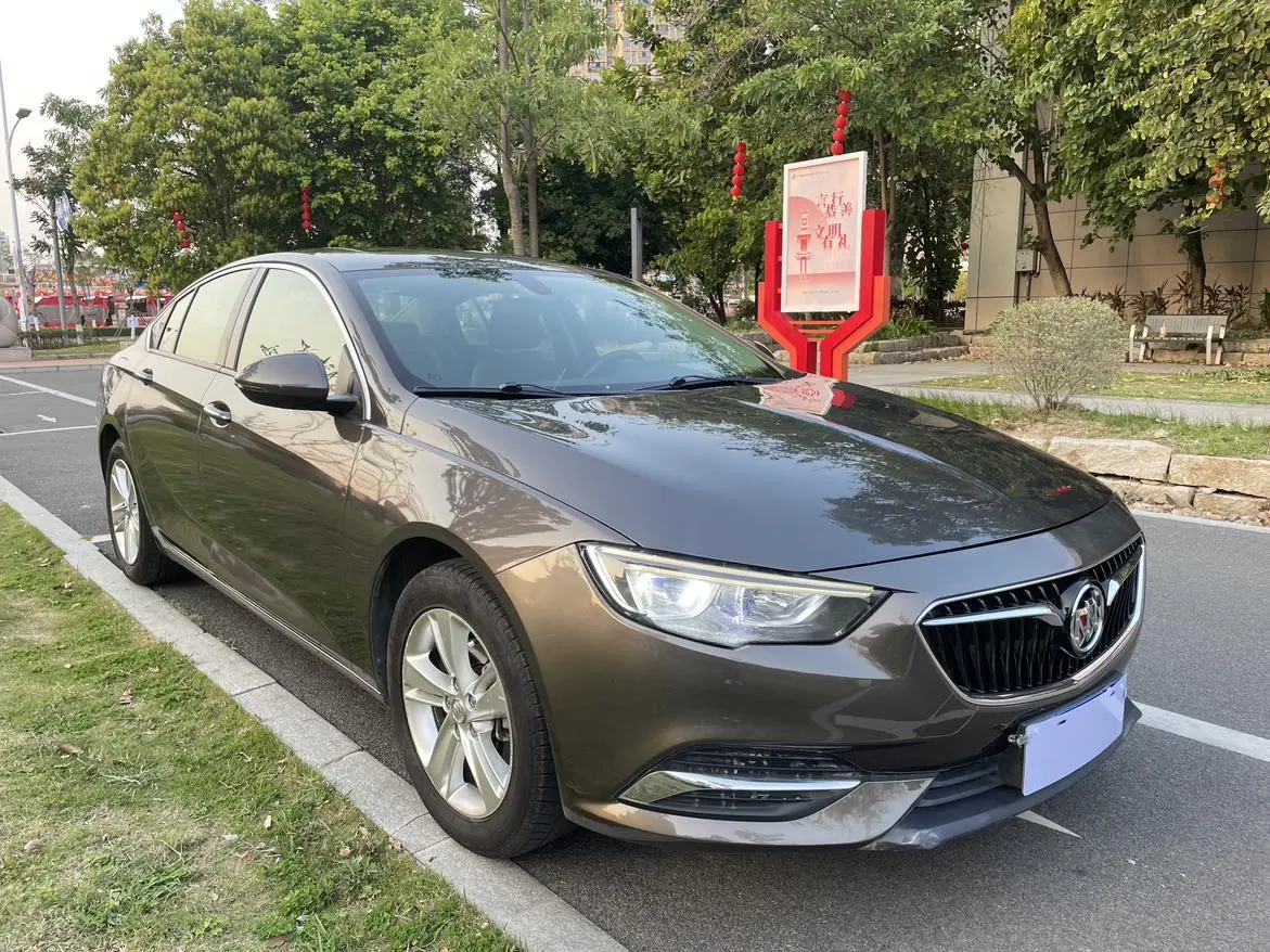 Buick Regal 20T Elite Country VI