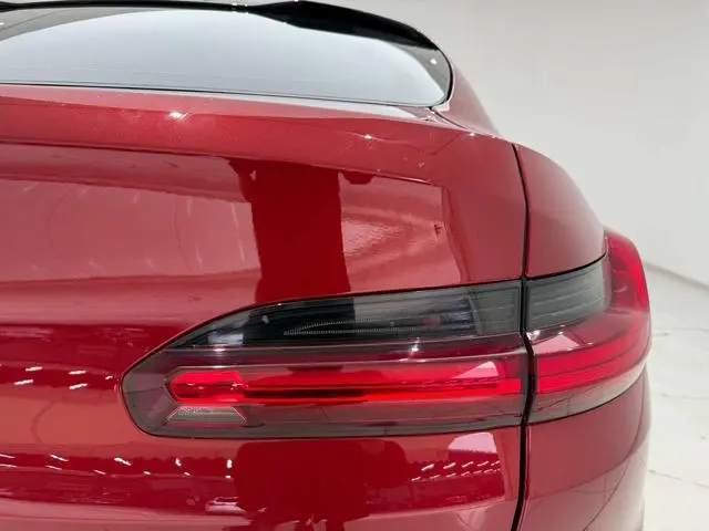 BMW BMW X4 xDrive25i M Sports Yao Ye Suit