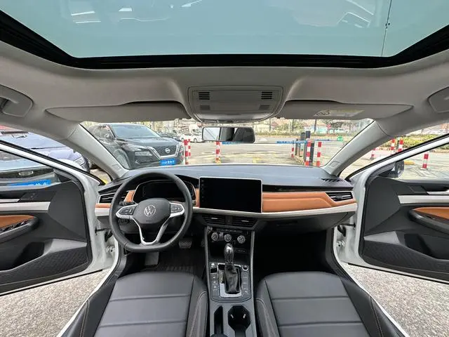 Volkswagen Bora 200TSI DSG Yuexing PRO Edition