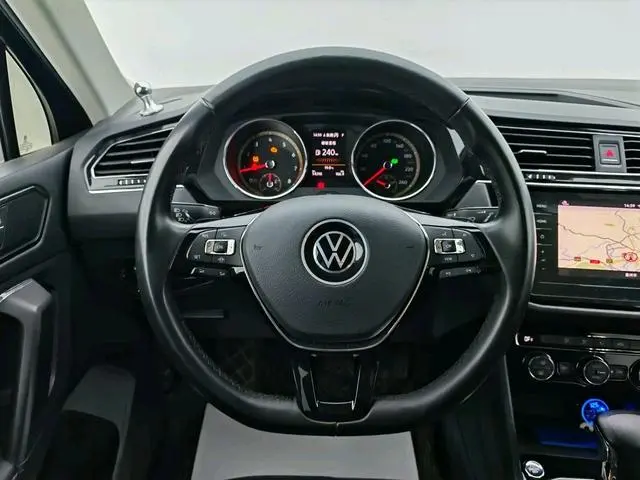 Volkswagen Tiguan L 330TSI automatic two-wheel drive Smart edition