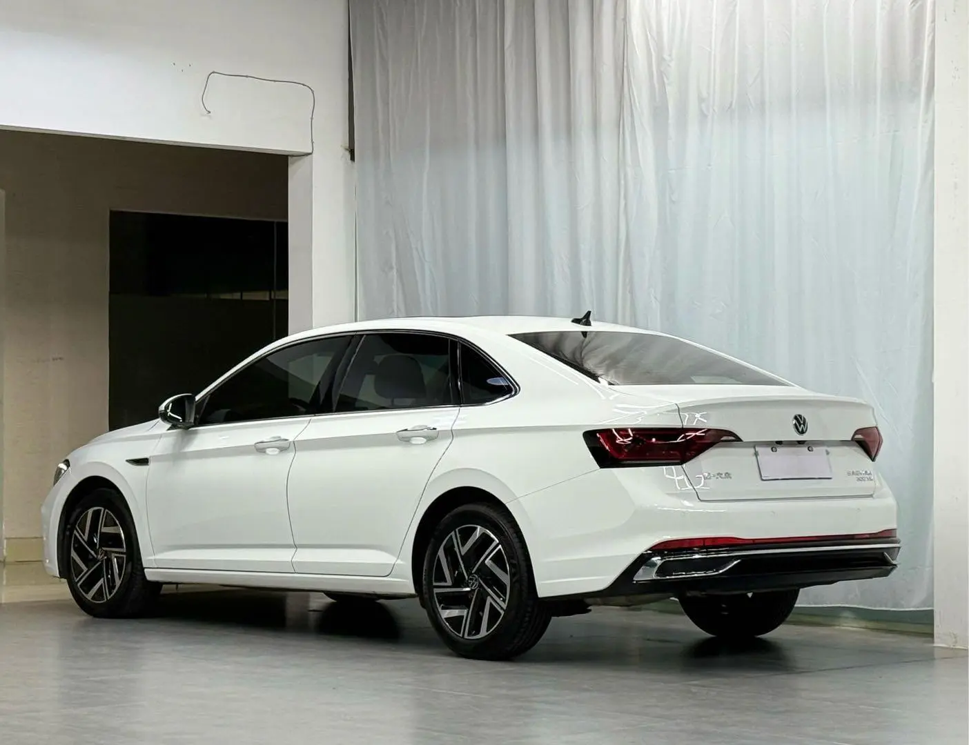 Volkswagen Sagitar 300TSI DSG Beyond Edition
