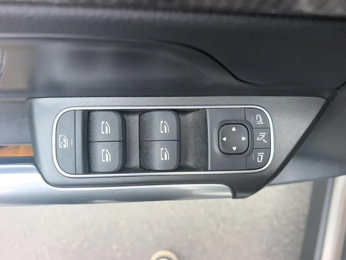 Mercedes-Benz Mercedes-Benz GLA GLA 220