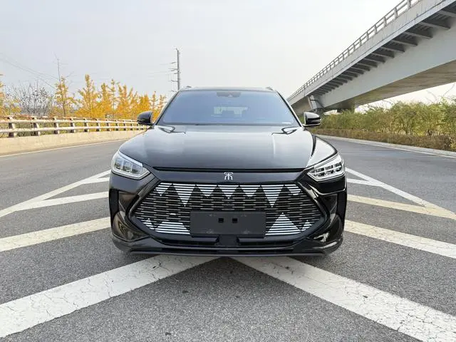 BYD Song PLUS DM DM-i 100KM four-wheel drive flagship PLUS