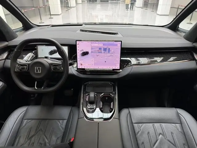 ZEEKR ZEEKR 009 Seven-seater aisle version four-wheel drive 108kWh
