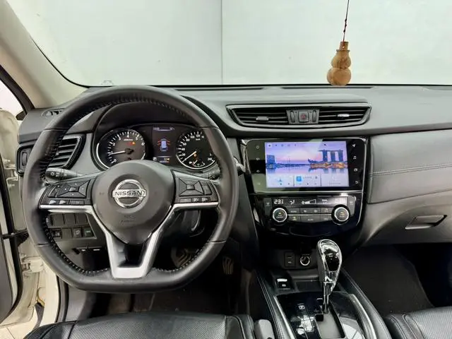 Nissan Qijun 2.0 L XL ITS CVT 2WD Comfort Commemorative Edition