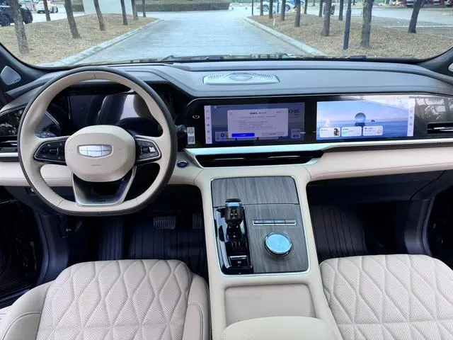 Geely Xingyue L 2.0TD high-power automatic two-wheel drive Dongfang Yao Lanxing version