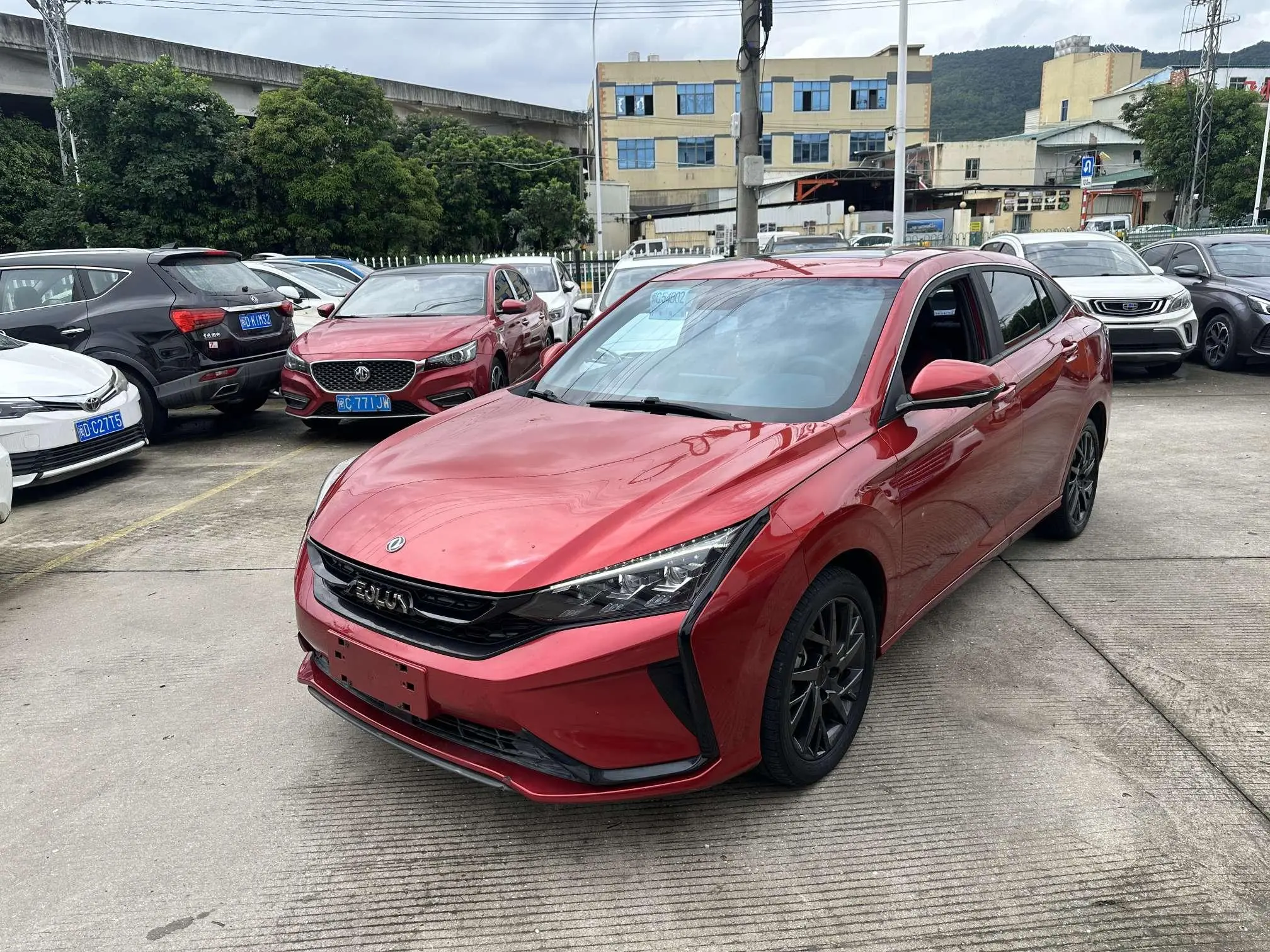 Dongfeng Fengshen Yi Hyun 230T automatic dazzling version