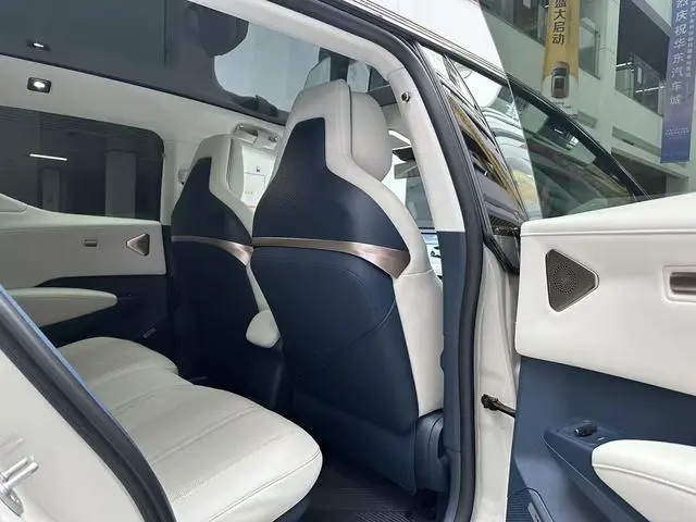 ZEEKR ZEEKR X Four-seater rear exorcism square version