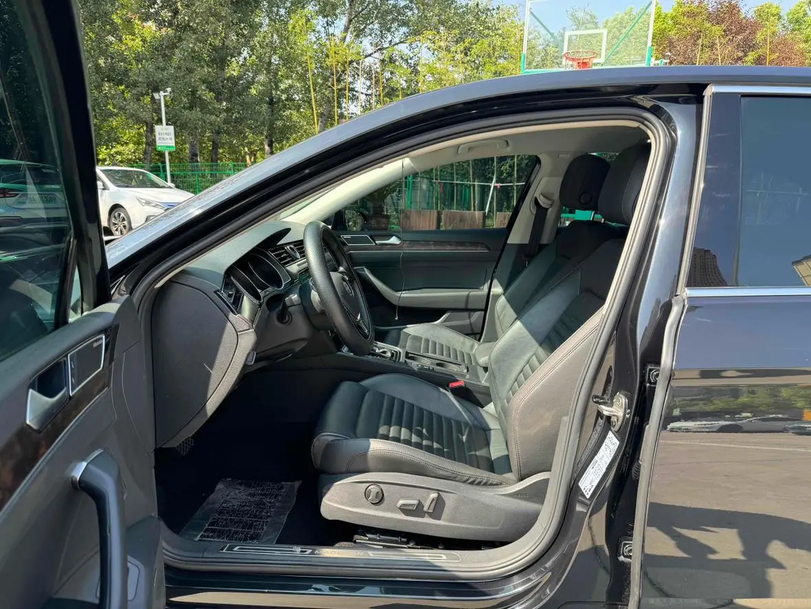 Volkswagen Magotan 330TSI DSG Luxury Country VI