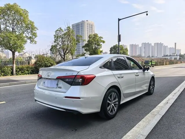 Honda Civic 240TURBO CVT Dynamic Version