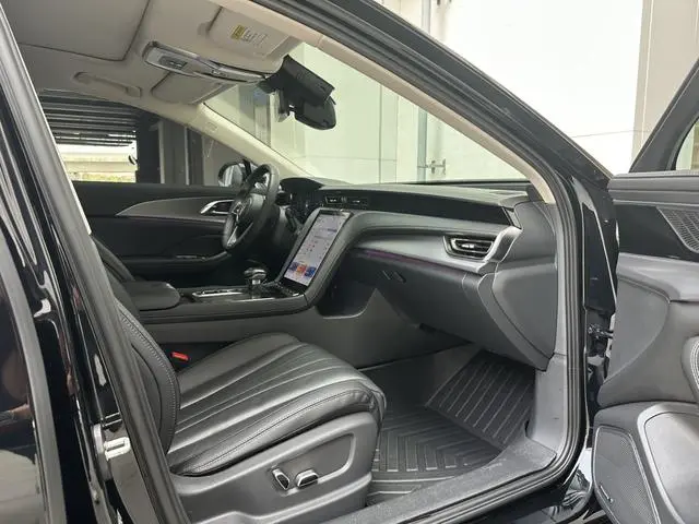 Hongqi Hongqi H5 2.0T Automatic Zhilian Qichang Version