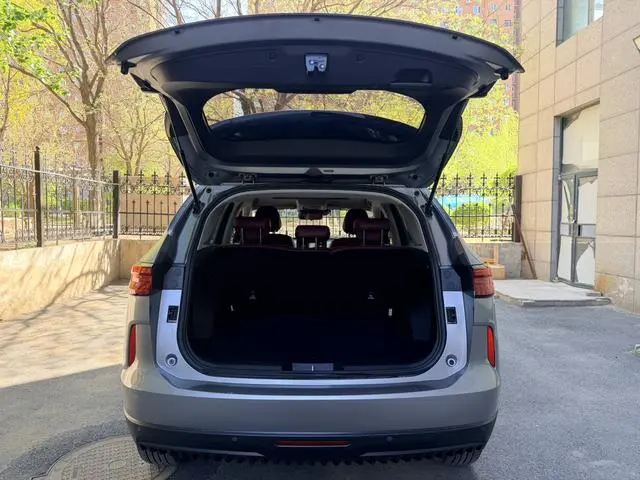 Haval Haval H6 The third generation 2.0T automatic four-wheel drive Max version