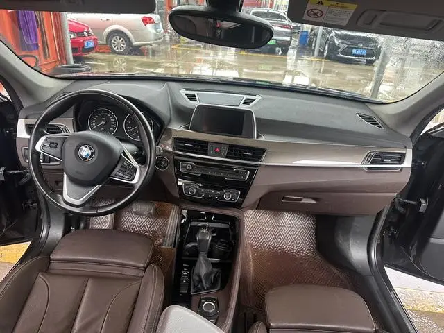 BMW BMW X1 sDrive18Li Luxury