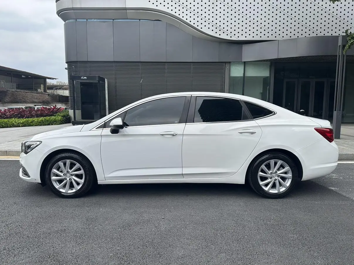 Buick Weilang Sedan 15S automatic aggressive type