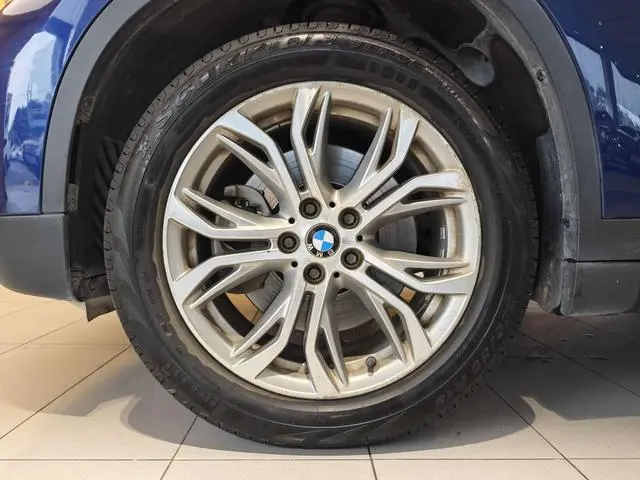BMW BMW X1 sDrive20Li leading type