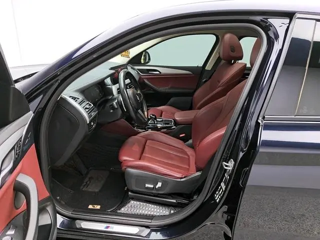 BMW BMW X4 xDrive 25i M sports suit