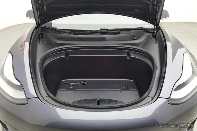 Tesla Model 3 Upgraded version of standard battery life rear drive