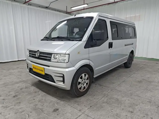 Dongfeng Xiaokang Dongfeng Xiaokang C56 1.5L luxury I DK15C