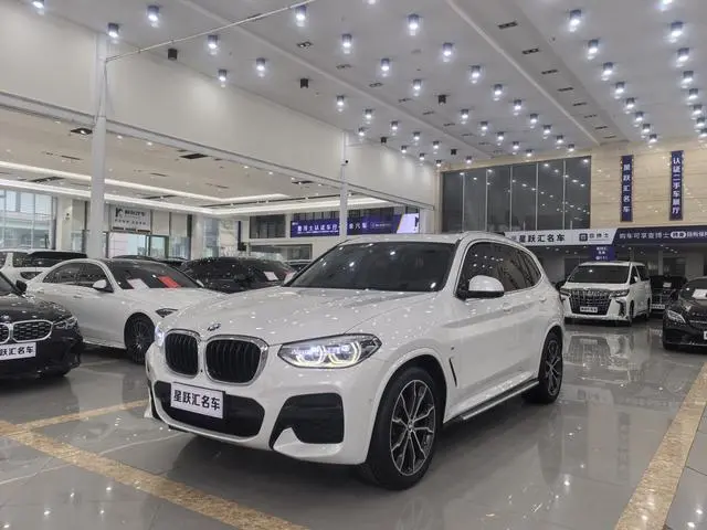BMW BMW X3 The second facelift xDrive30i leading M sports suit