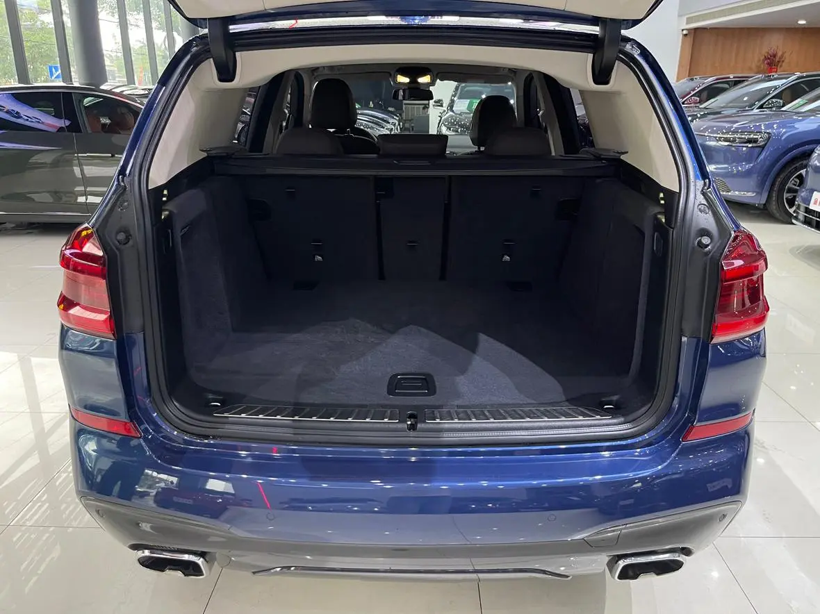 BMW BMW X3 xDrive25i M sports suit