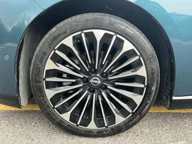Nissan Nissan N7 625 Max