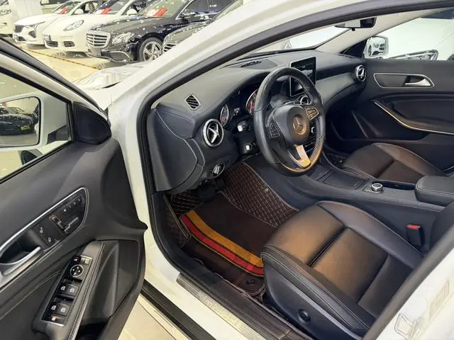 Mercedes-Benz Mercedes-Benz GLA GLA 220 4MATIC fashion type