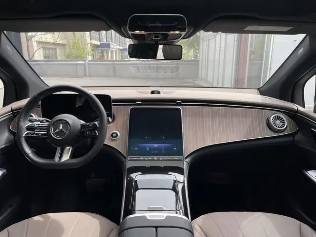 Mercedes-Benz Mercedes-Benz EQE SUV EQE SUV 500 4MATIC Pioneer Edition
