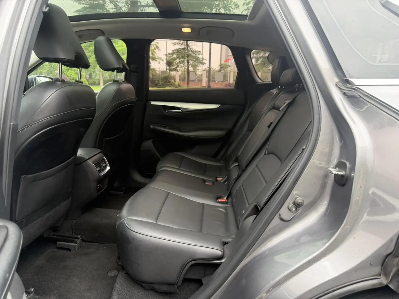 Infiniti Infiniti QX50 2.0T two-wheel drive fashion version