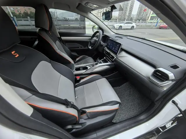 Geely Binyue 1.5T DCT Diamond Edition