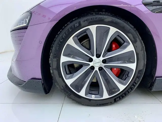 LUXEED Wisdom World S7 Ultra four-wheel drive sports edition