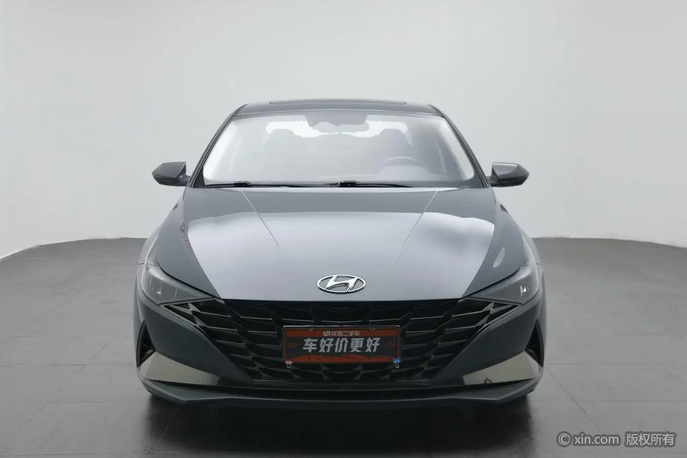 Hyundai Elantra 1.5L CVT LUX Premium Edition