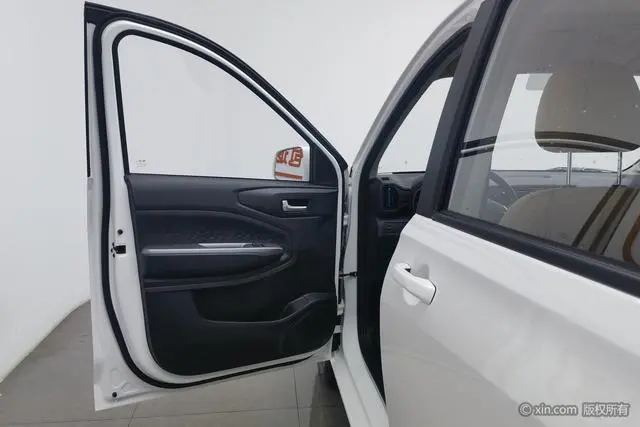 Dongfeng Fengguang Scenery E380 Standard Edition-Comfortable 7 Seats