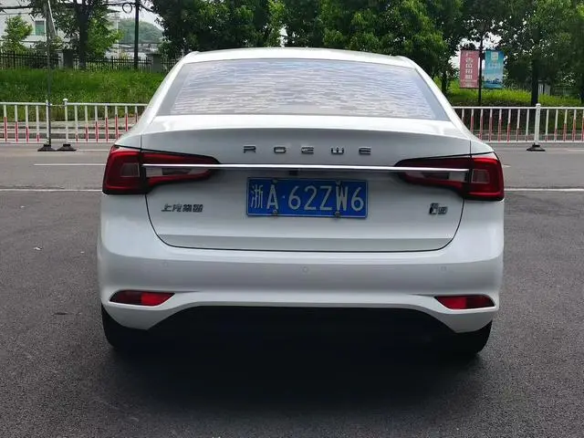 Roewe Roewe i5 1.5L automatic 4G Interconnection Linghao Ultimate Edition