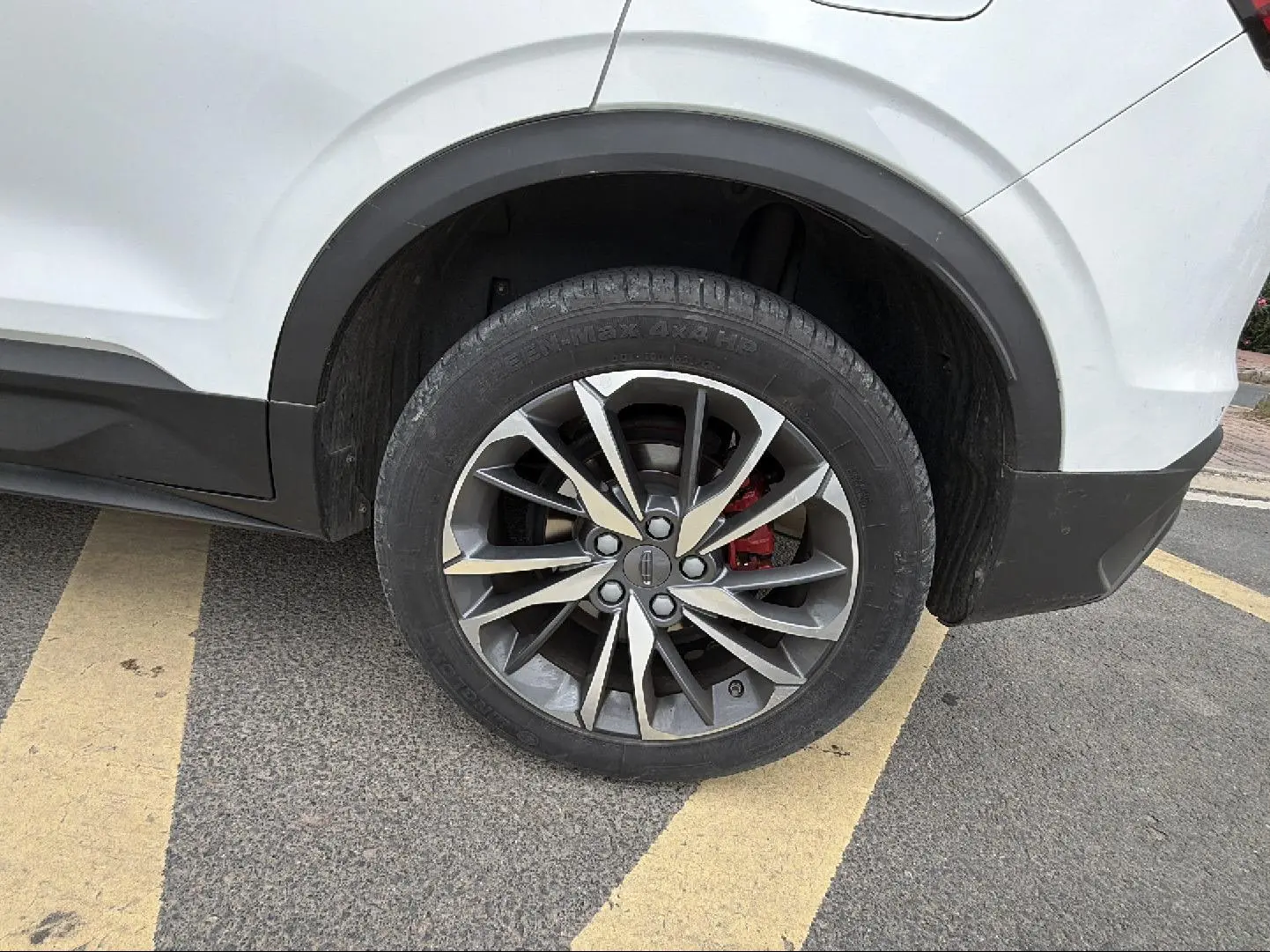 Geely Binyue PRO 260T DCT Knight