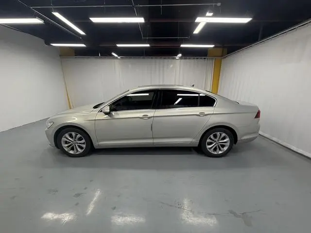 Volkswagen Magotan 330TSI DSG Luxury Country VI