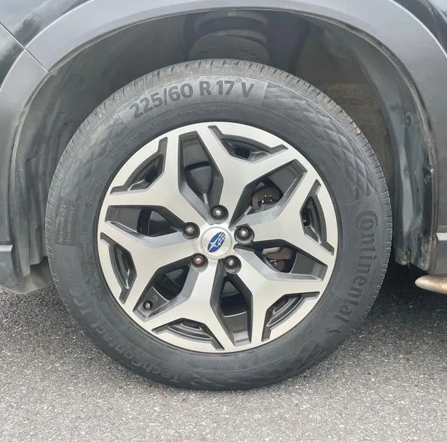 Subaru FORESTER Forester 2.0i Deluxe Edition EyeSight