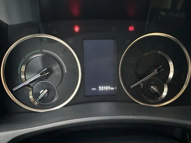 TOYOTA Elfa Dual engine 2.5L Deluxe Edition