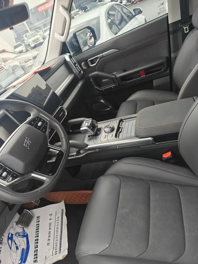 Chery Jetour Jet Traveler 2.0TD four-wheel drive through