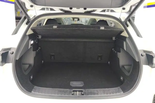 LYNK & CO Lynk & Co. 06 EM-P 84KM battery life version Pro