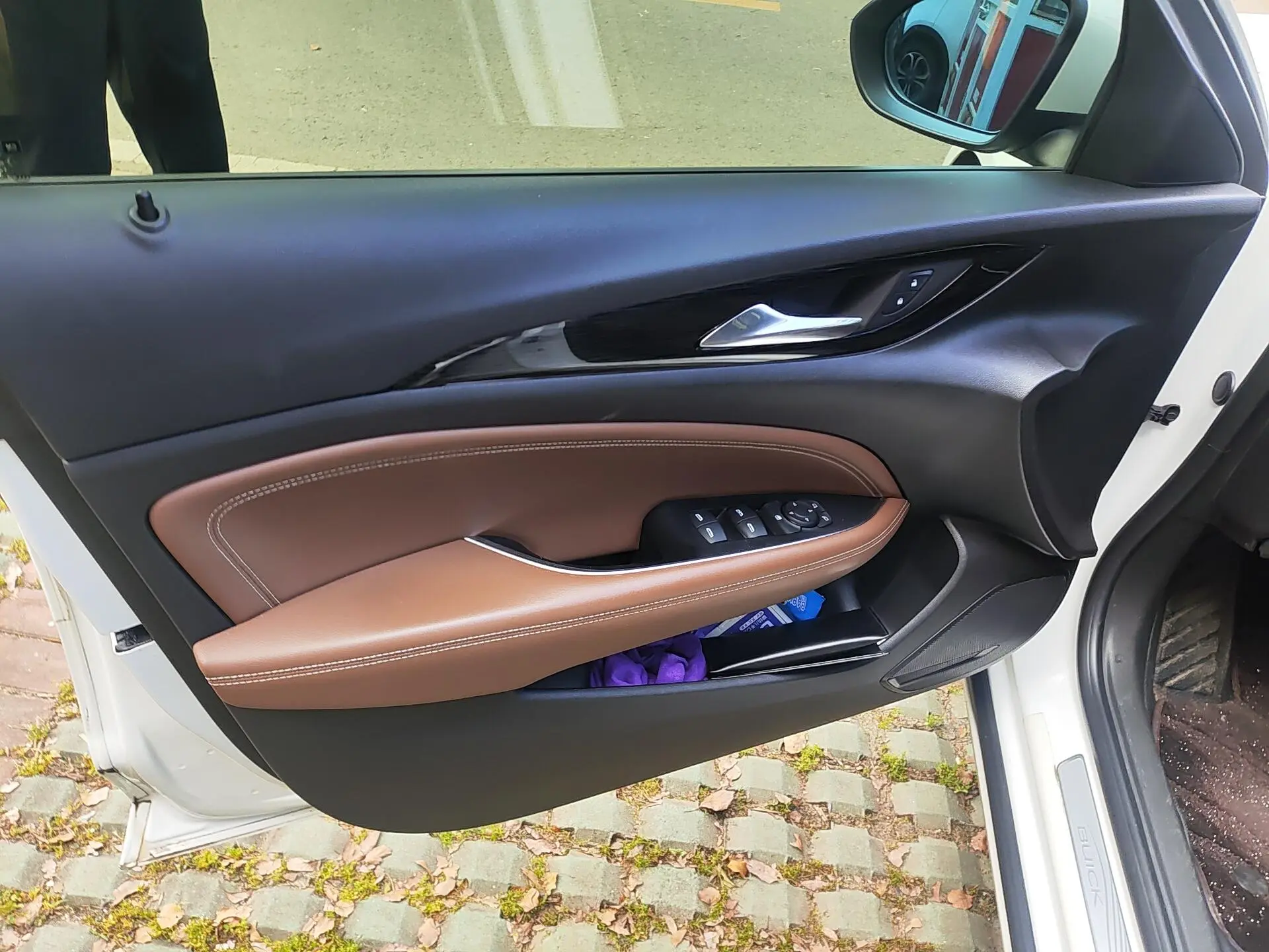Buick Regal 20T Elite Country VI