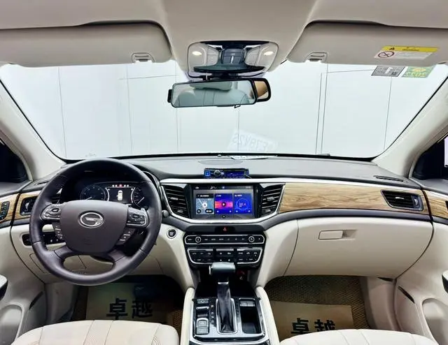 GAC Trumpchi GS8 320T two-wheel drive luxury Zhilian Edition 7 seats