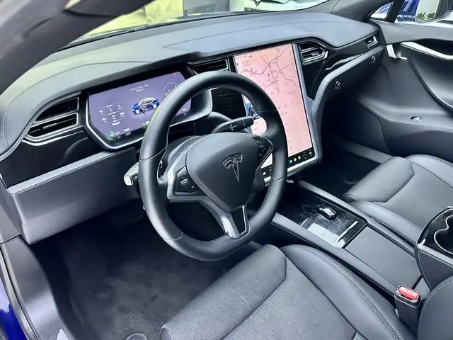 Tesla Model S 75D Standard battery life version