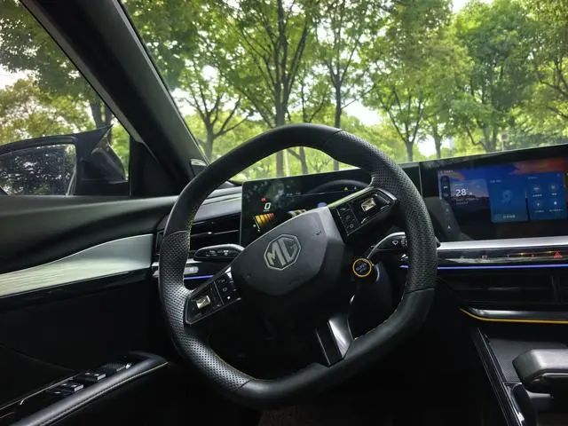 MG MG5 Scorpio 1.5T Trophy Sports Premium Edition